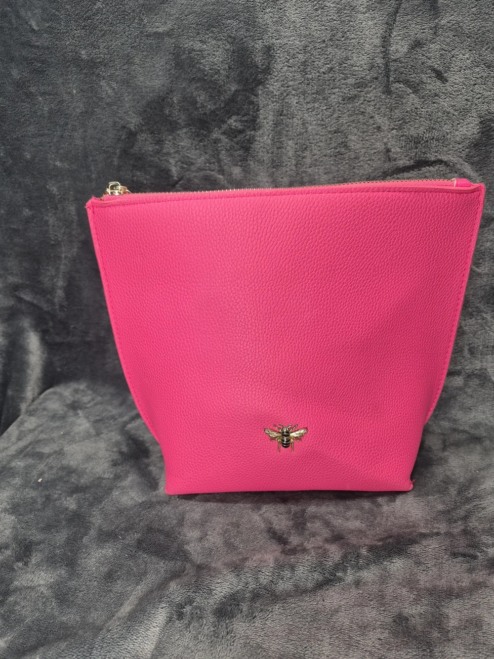 ALICE WHEELER LONDON BRIGHT PINK LEATHER LOOK CLUTCH MAKE UP TRAVEL  HANDBAG